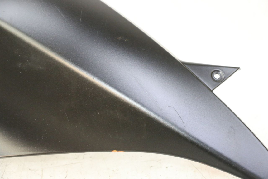 photo de CARENA POSTERIORE DESTRA PIAGGIO MP3 HPE 310 (2024 - 2025) - Caratteristiche distintive