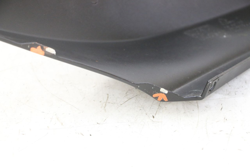 photo de CARENA POSTERIORE DESTRA PIAGGIO MP3 HPE 310 (2024 - 2025) - Primo piano tecnico