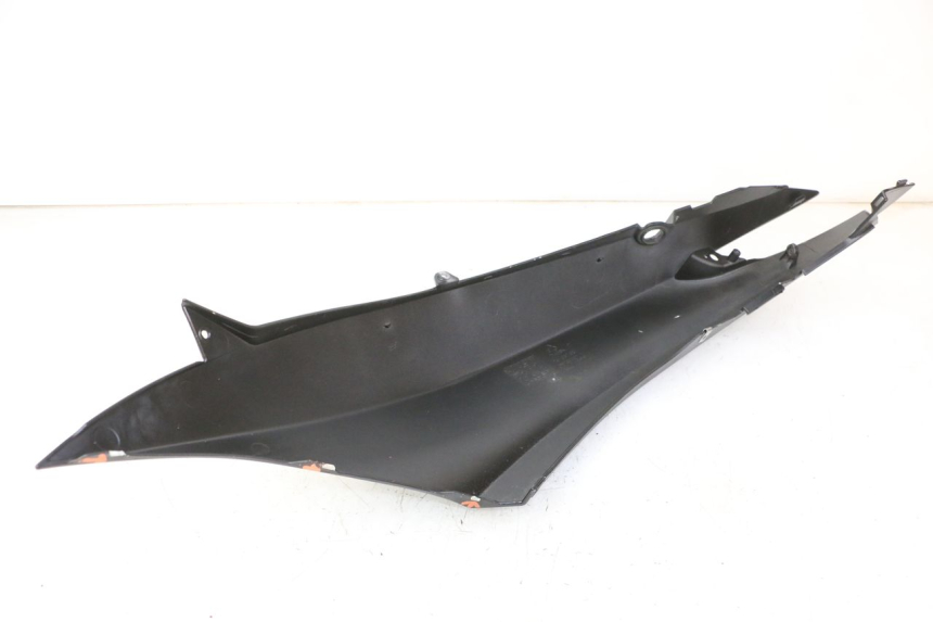 photo de CARENA POSTERIORE DESTRA PIAGGIO MP3 HPE 310 (2024 - 2025) - Dettagli dei punti di fissaggio