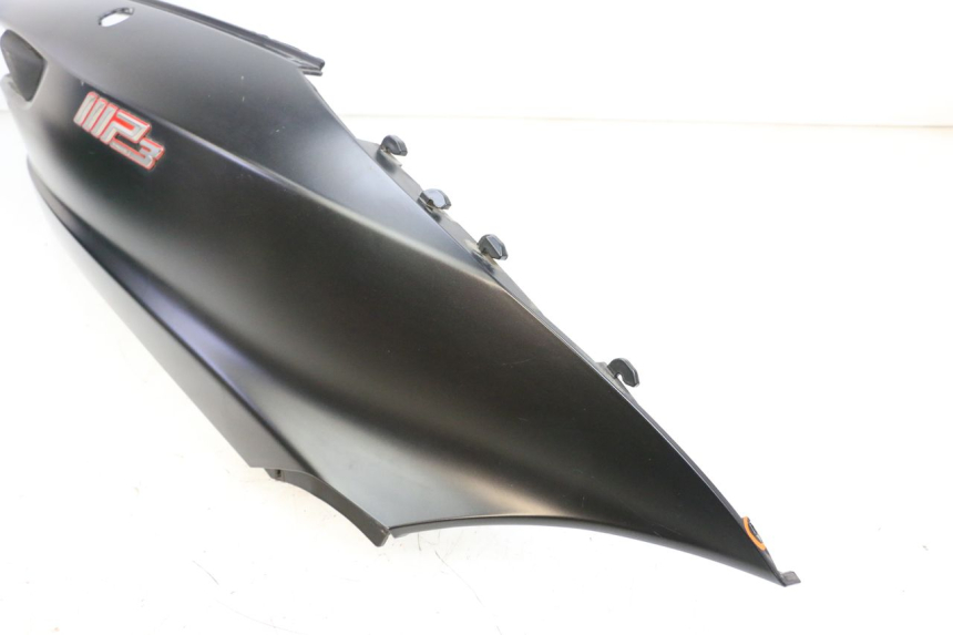 photo de CARENA POSTERIORE DESTRA PIAGGIO MP3 HPE 350 (2018 - 2020) - Dettagli dei punti di fissaggio