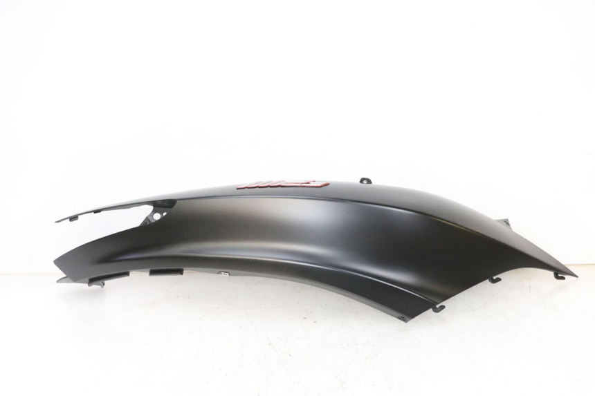 photo de CARENA POSTERIORE DESTRA PIAGGIO MP3 HPE 300 (2019 - 2026) - Zoom sui componenti