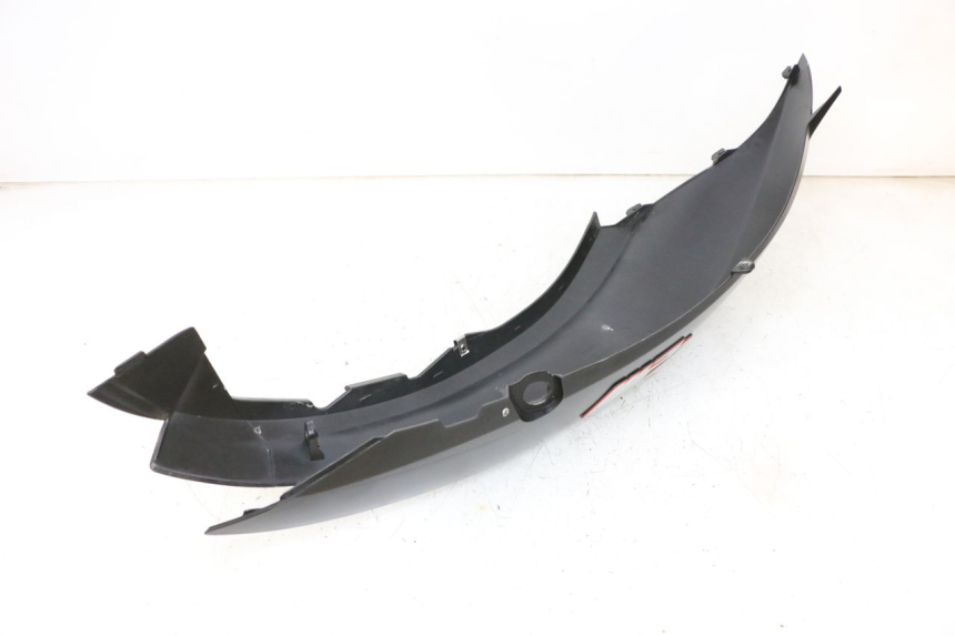 photo de CARENA POSTERIORE DESTRA PIAGGIO MP3 HPE 300 (2019 - 2026) - Primo piano tecnico