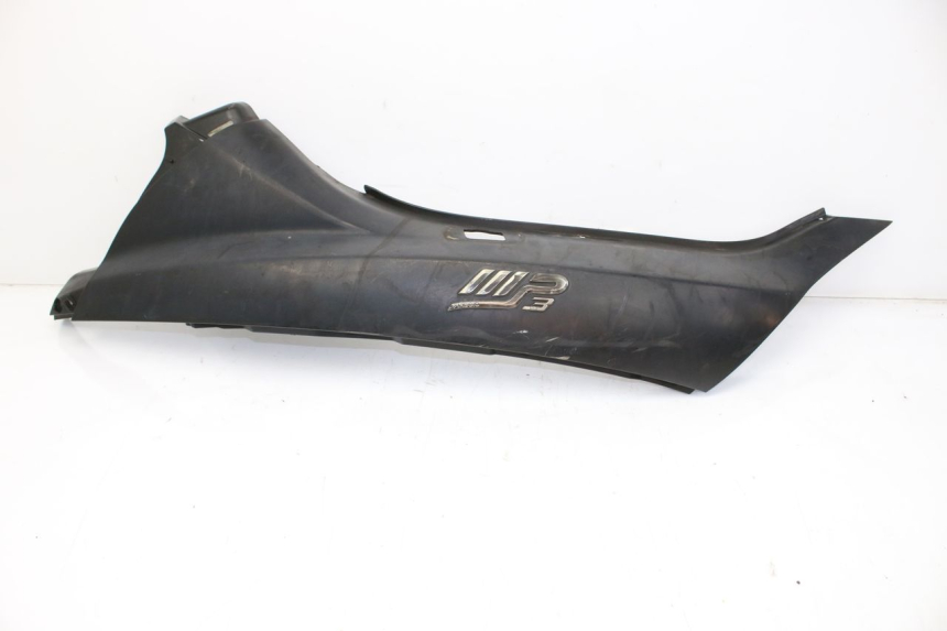 photo de PARAFANGO POSTERIORE DESTRO PIAGGIO MP3 LT 300 (2010 - 2016) - Dettagli dei punti di fissaggio