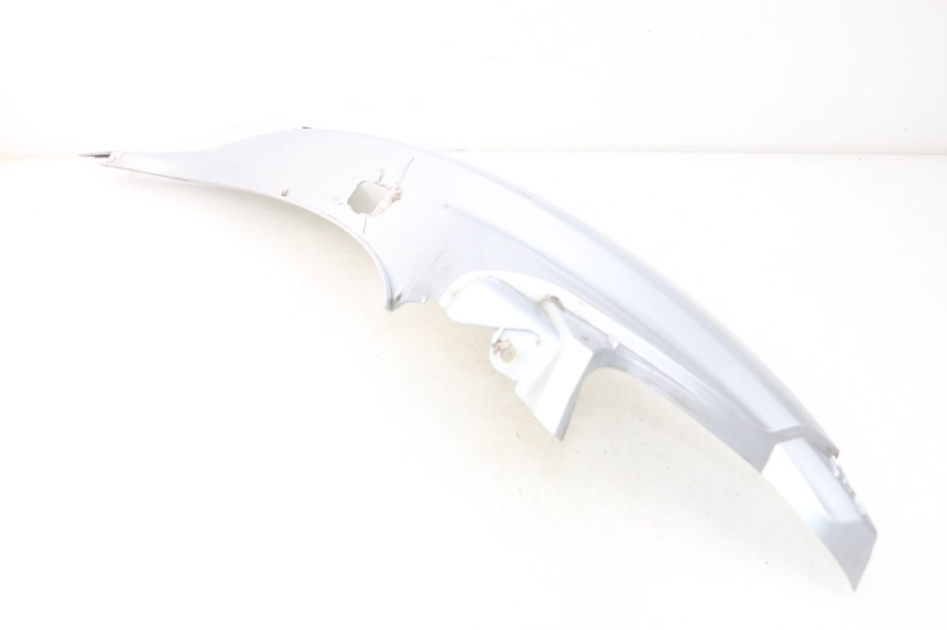 photo de PARAFANGO POSTERIORE DESTRO PIAGGIO MP3 125 (2006 - 2014) - Dettagli dei punti di fissaggio