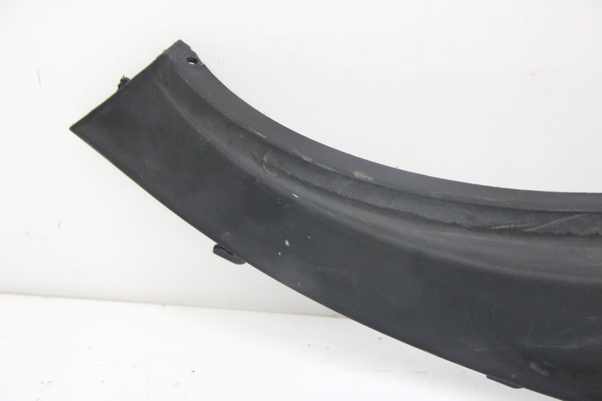 photo de PARAFANGO POSTERIORE DESTRO PIAGGIO MP3 125 (2006 - 2014) - Primo piano tecnico