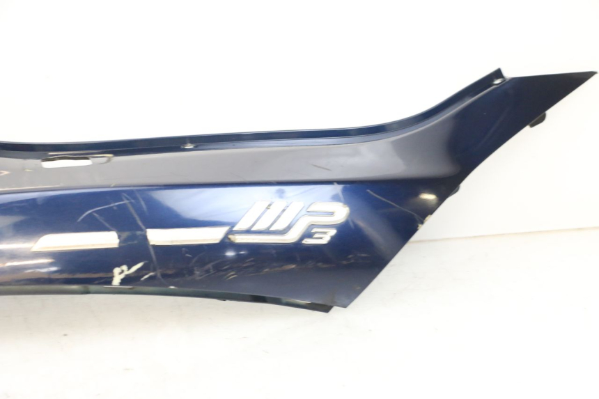 photo de PARAFANGO POSTERIORE DESTRO PIAGGIO MP3 125 (2006 - 2014) - Primo piano tecnico