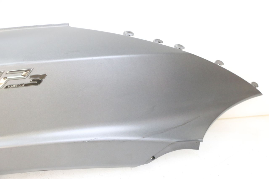 photo de PARAFANGO POSTERIORE DESTRO PIAGGIO MP3 500 (2014 - 2017) - Zoom sui componenti