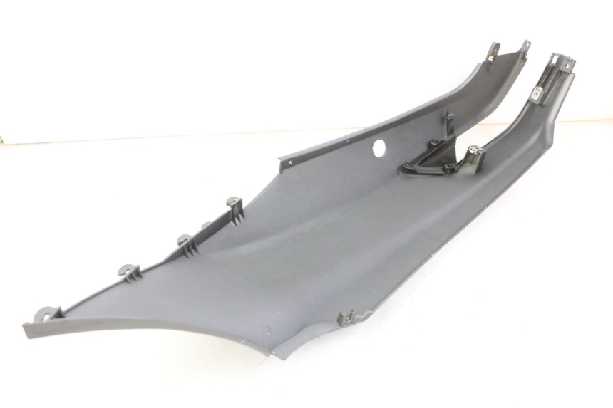 photo de PARAFANGO POSTERIORE DESTRO PIAGGIO MP3 500 (2014 - 2017) - Vista d'insieme del prodotto