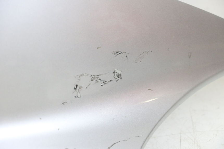 photo de PARAFANGO POSTERIORE DESTRO PIAGGIO MP3 500 (2014 - 2017) - Altra vista dell'articolo