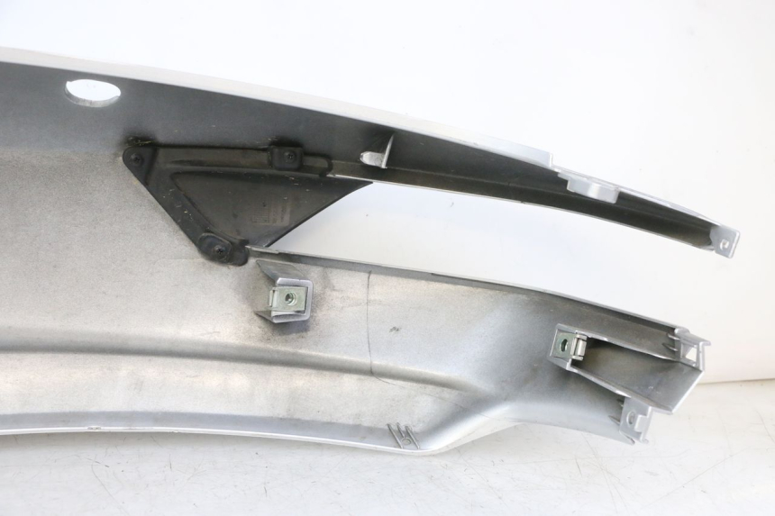 photo de PARAFANGO POSTERIORE DESTRO PIAGGIO MP3 500 (2014 - 2017) - Zoom sullo stato d'uso