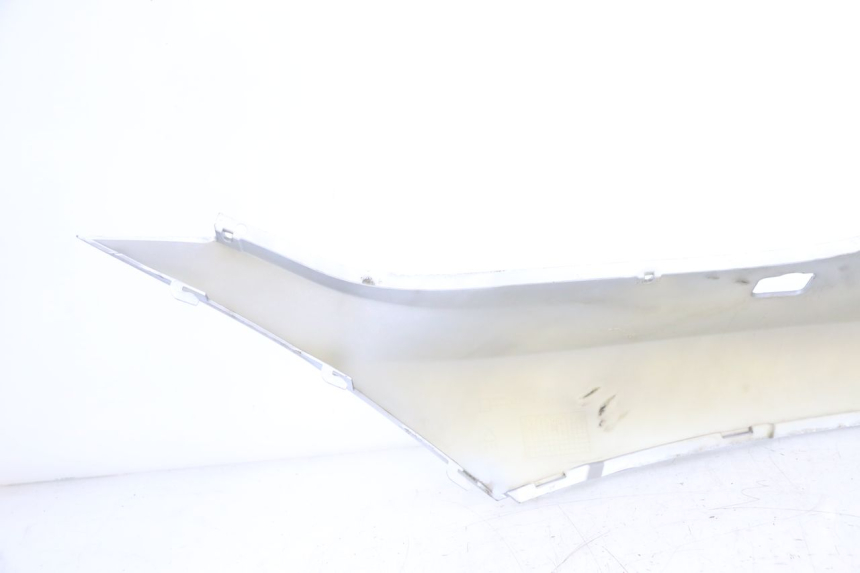 photo de PARAFANGO POSTERIORE DESTRO PIAGGIO MP3 125 (2006 - 2014) - Stato della superficie e materiale