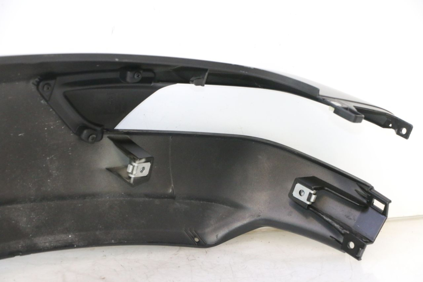 photo de CARENA POSTERIORE DESTRA PIAGGIO MP3 500 (2016 - 2018) - Altra vista dell'articolo