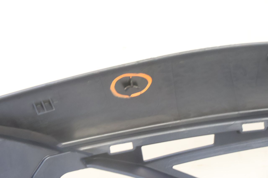 photo de CARENA POSTERIORE DESTRA YAMAHA N-MAX NMAX 125 (2021 - 2024) - Caratteristiche distintive