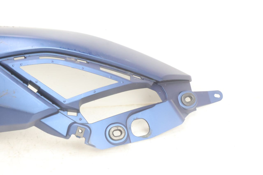 photo de CARENA POSTERIORE DESTRA YAMAHA N-MAX NMAX 125 (2021 - 2024) - Zoom sullo stato d'uso