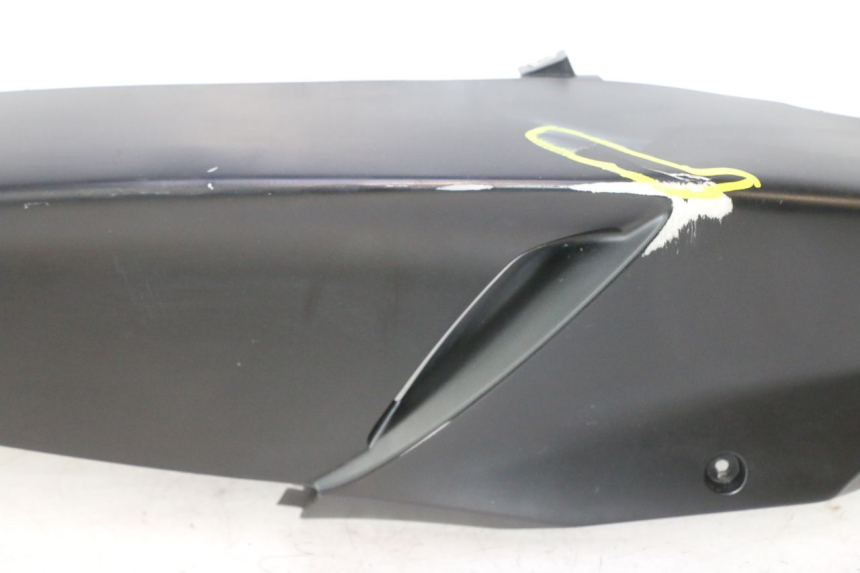 photo de CARENA POSTERIORE DESTRA PIAGGIO NEW TYPHOON 50 (2018 - 2021) - Zoom sullo stato d'uso