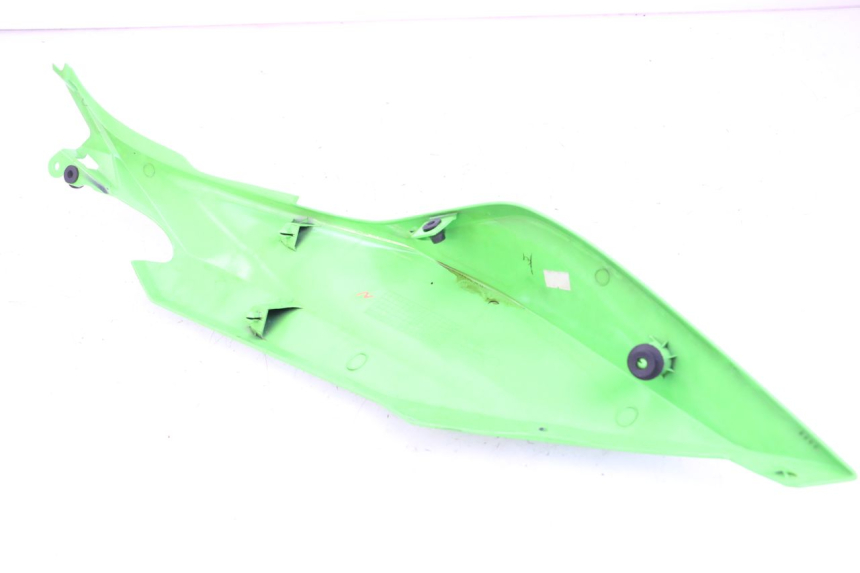 photo de CARENA POSTERIORE DESTRA KAWASAKI NINJA 400 (2018 - 2023) - Zoom sullo stato d'uso