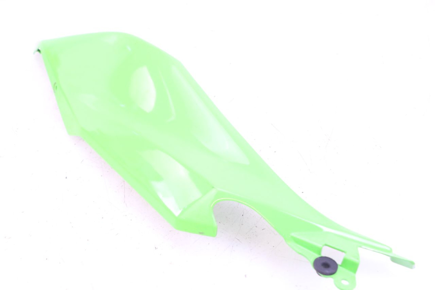 photo de CARENA POSTERIORE DESTRA KAWASAKI NINJA 400 (2018 - 2023) - Primo piano tecnico