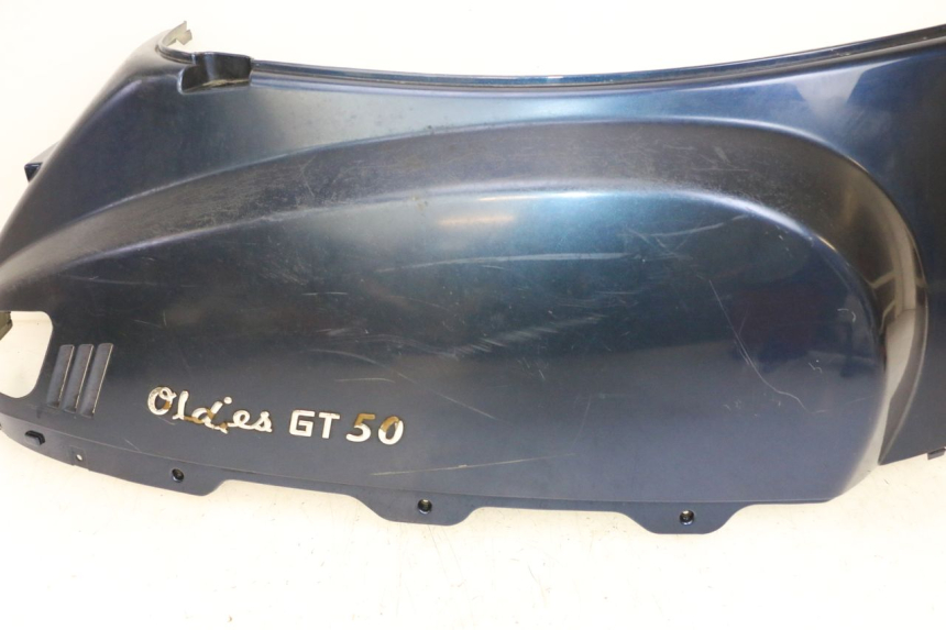 photo de CARENA POSTERIORE DESTRA JM MOTORS OLDIES GT 4T 50 (2018 - 2025) - Focus sulla struttura