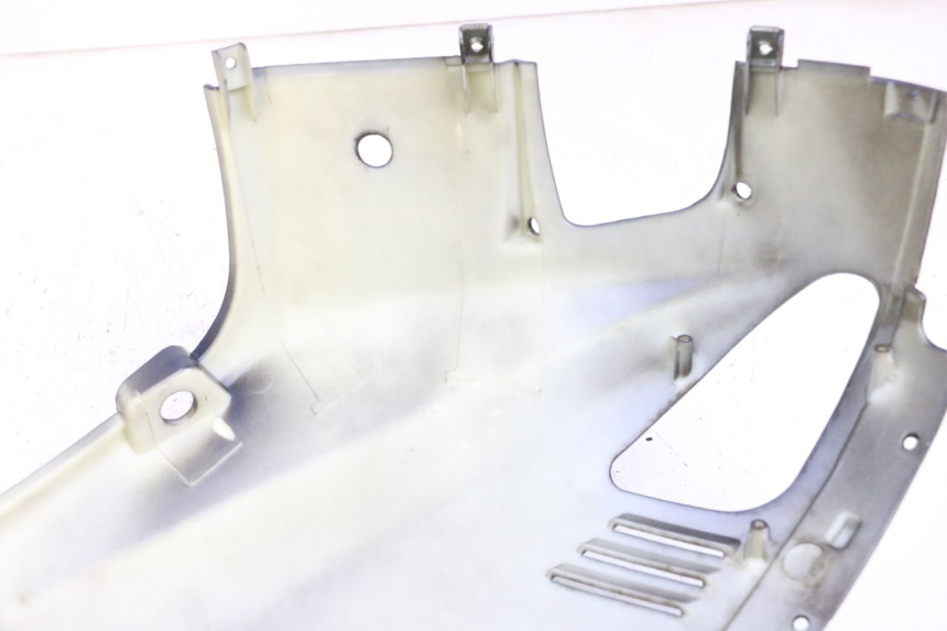 photo de CARENA POSTERIORE DESTRA JM MOTORS OLDIES GT 4T 50 (2018 - 2025) - Altra angolazione