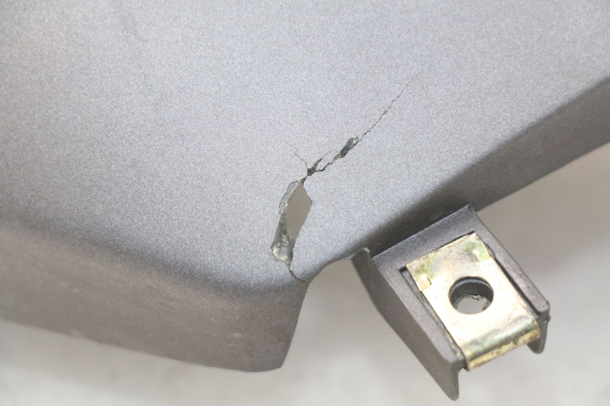 photo de PARAFANGO POSTERIORE DESTRO SYM ORBIT 2 4T 50 (2008 - 2017) - Primo piano tecnico