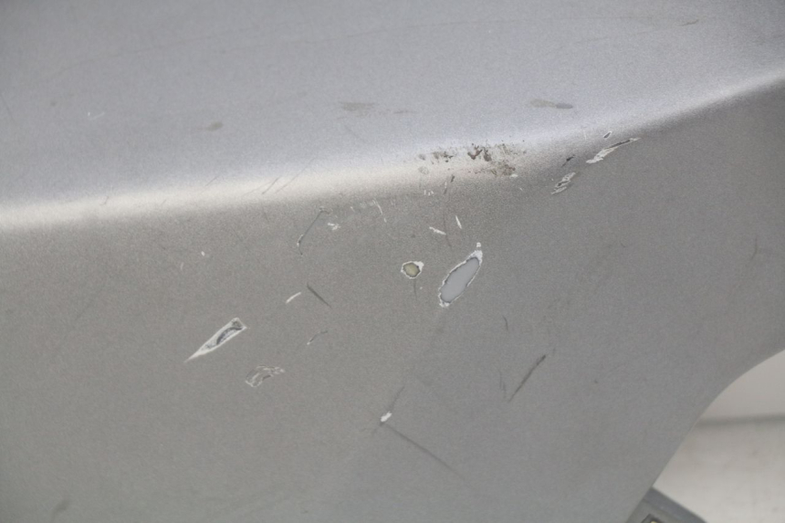 photo de PARAFANGO POSTERIORE DESTRO SYM ORBIT 2 4T 50 (2008 - 2017) - Stato della superficie e materiale