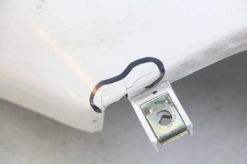 photo de PARAFANGO POSTERIORE DESTRO SYM ORBIT 2 4T 50 (2018 - 2022) - Zoom sullo stato d'uso