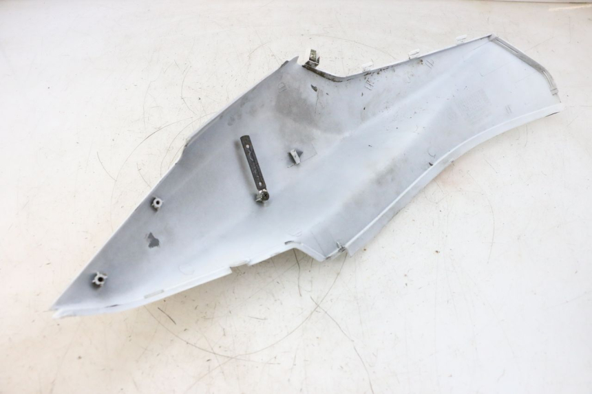 photo de CARENA POSTERIORE DESTRA SYM ORBIT 2 50 (2008 - 2014) - Primo piano tecnico