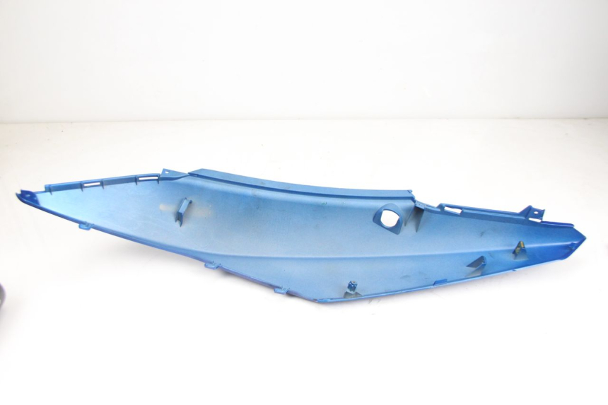 photo de CARENA POSTERIORE DESTRA SYM ORBIT III 3 4T 50 (2021 - 2025) - Primo piano tecnico