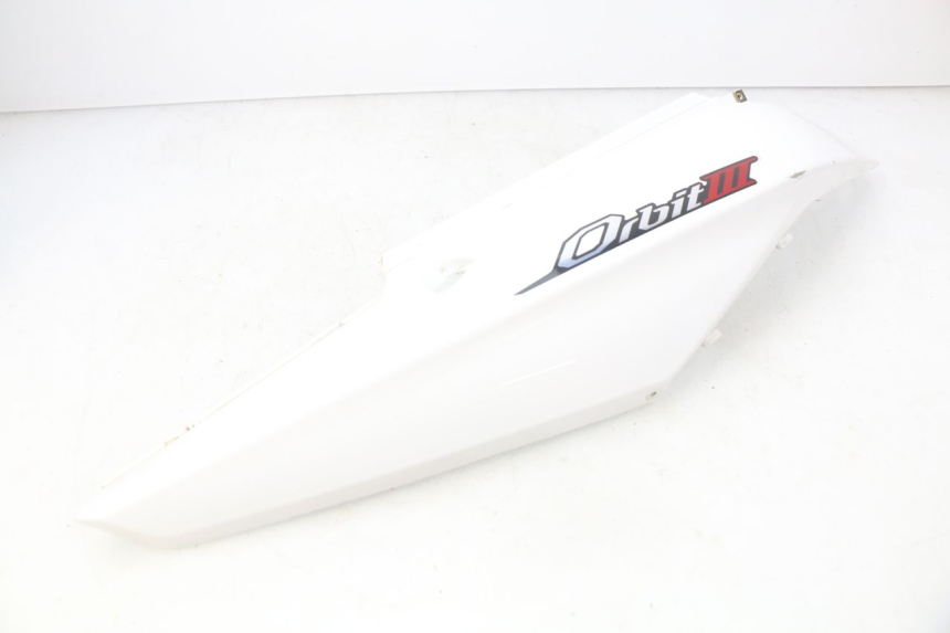 photo de PARAFANGO POSTERIORE DESTRO SYM ORBIT III 3 4T 50 (2018 - 2021) - Marcature e riferimenti originali