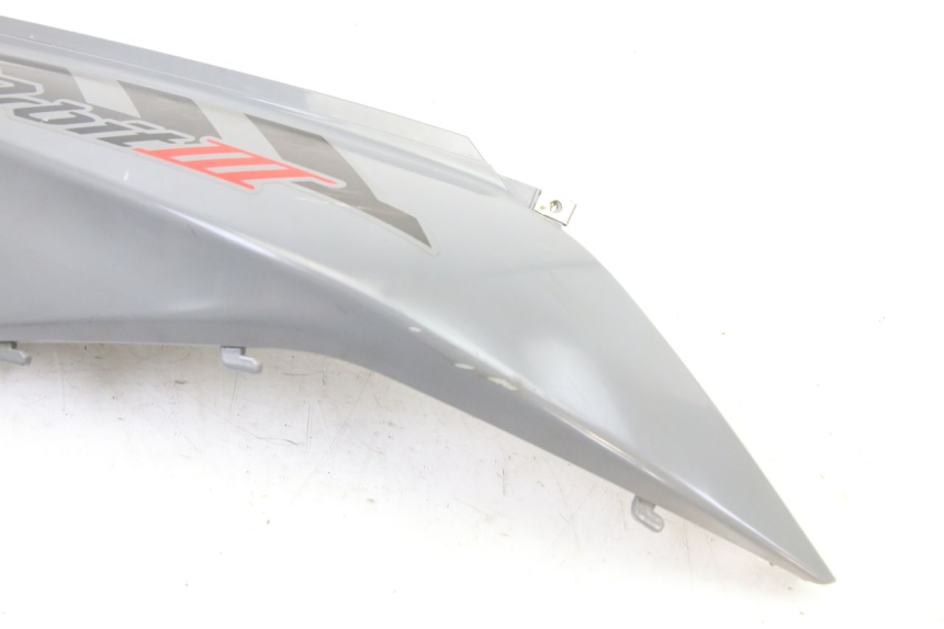 photo de CARENA POSTERIORE DESTRA SYM ORBIT III 3 4T 50 (2021 - 2025) - Altra angolazione