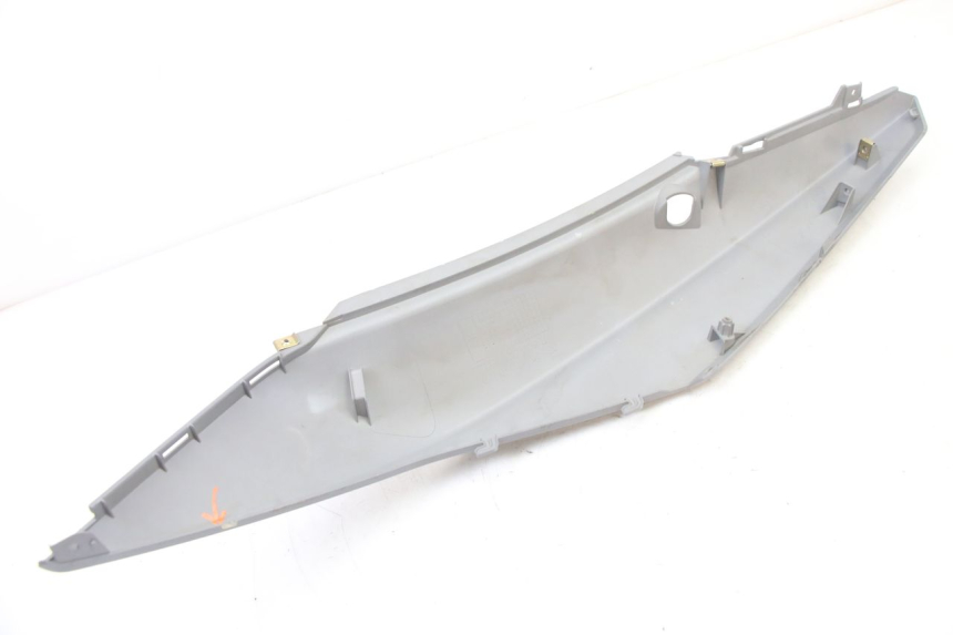 photo de CARENA POSTERIORE DESTRA SYM ORBIT III 3 4T 50 (2021 - 2025) - Stato della superficie e materiale