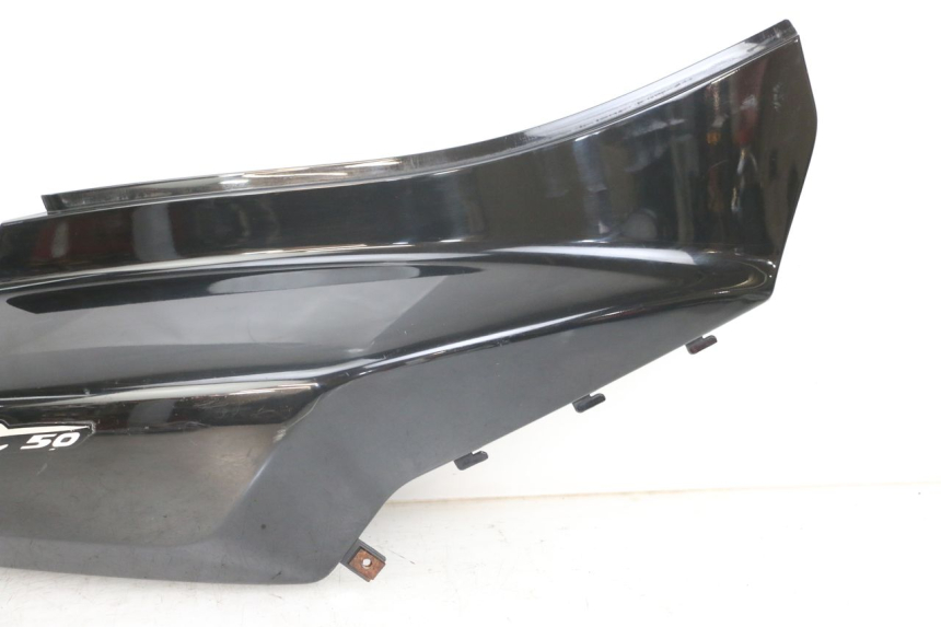 photo de PARAFANGO POSTERIORE DESTRO SYM ORBIT 50 (2008 - 2010) - Stato della superficie e materiale