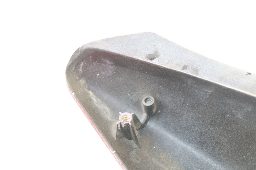 photo de PARAFANGO POSTERIORE DESTRO MBK OVETTO ONE 2T 50 (2013 - 2017) - Primo piano tecnico