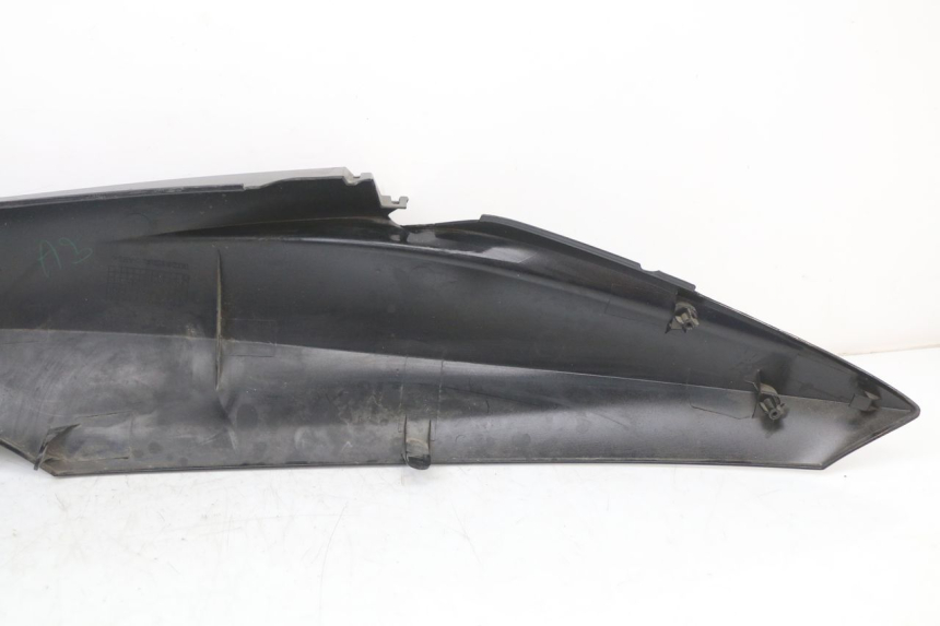 photo de CARENA POSTERIORE DESTRA HONDA PCX (JF28) 125 (2009 - 2011) - Stato della superficie e materiale