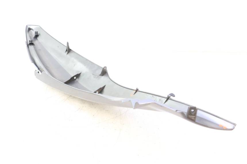 photo de CARENA POSTERIORE DESTRA HONDA PCX (JF28) 125 (2009 - 2011) - Zoom sullo stato d'uso