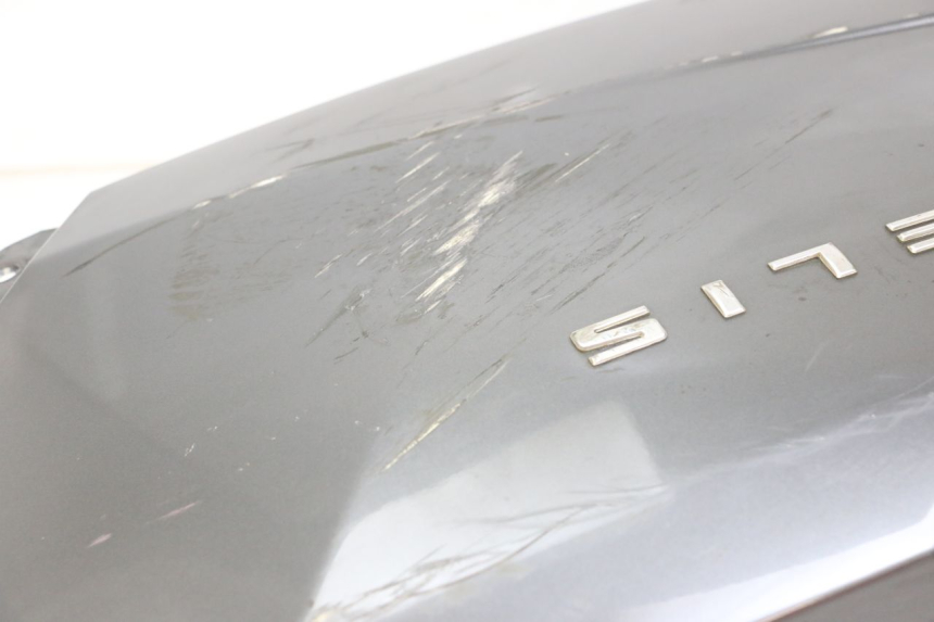 photo de PARAFANGO POSTERIORE DESTRO PEUGEOT SATELIS 125 (2010 - 2012) - Stato della superficie e materiale