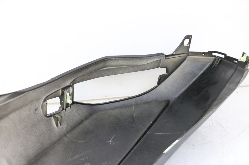 photo de CARENA POSTERIORE DESTRA PEUGEOT SATELIS COMPRESSOR K15 125 (2006 - 2009) - Vista d'insieme del prodotto