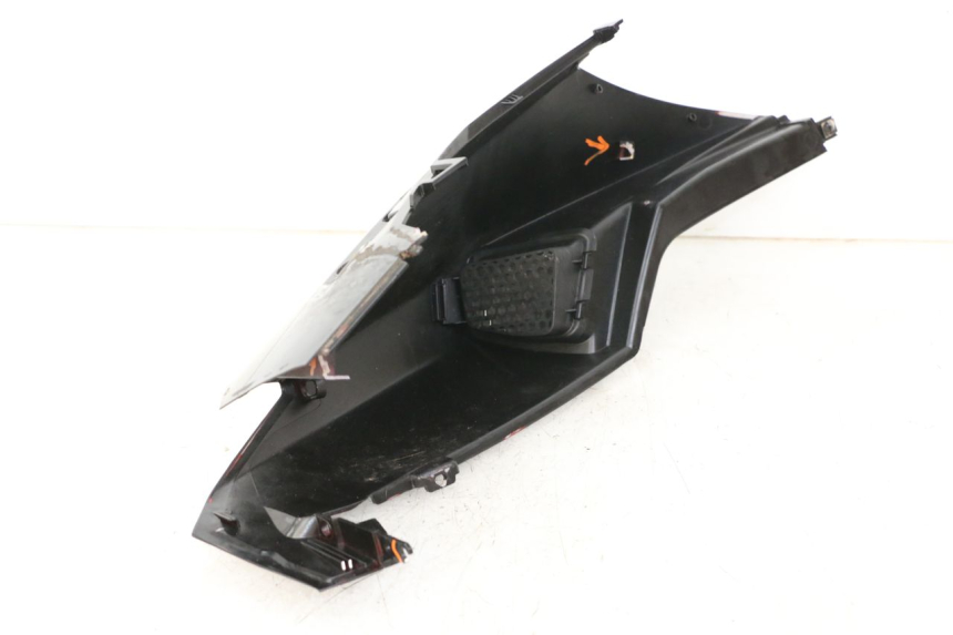 photo de CARENA POSTERIORE DESTRA PEUGEOT SPEEDFIGHT 3 LC 2T 50 (2009 - 2015) - Dettagli dei punti di fissaggio