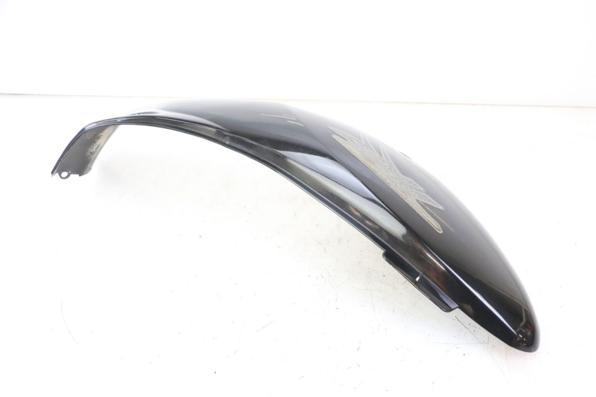 photo de CARENA POSTERIORE DESTRA PEUGEOT TREKKER TKR 50 (2005 - 2014) - Primo piano tecnico