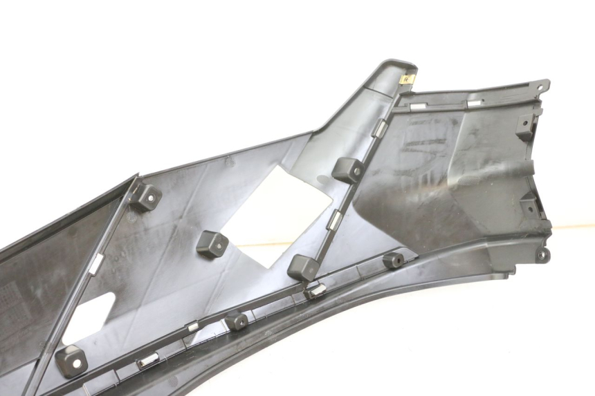 photo de PARAFANGO POSTERIORE DESTRO PEUGEOT TWEET 4T 50 (2023 - 2025) - Primo piano tecnico