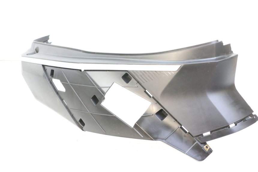 photo de PARAFANGO POSTERIORE DESTRO PEUGEOT TWEET 4T 50 (2023 - 2025) - Ricambio usato controllato