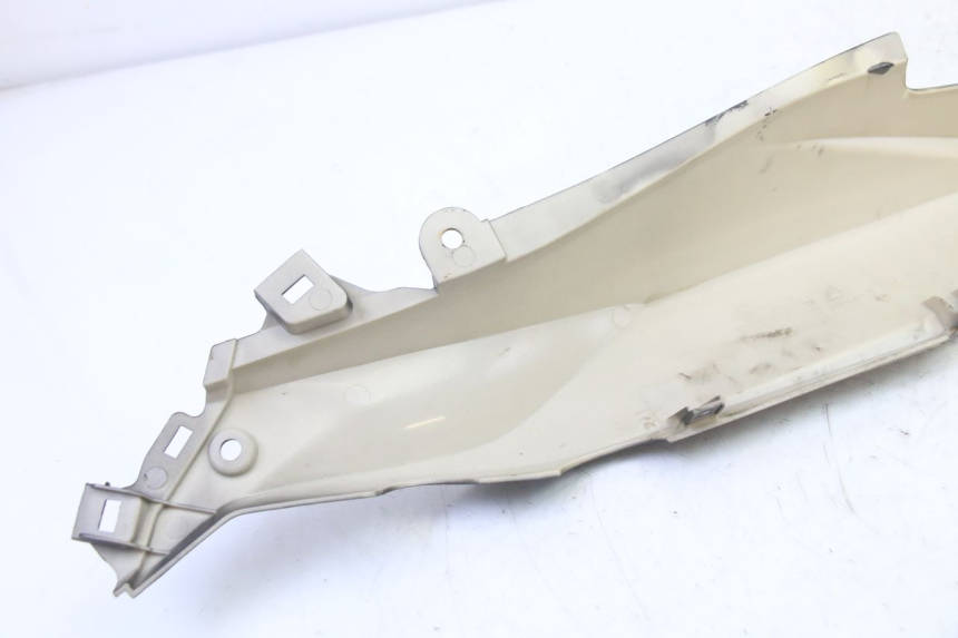 photo de FIANCO POSTERIORE DESTRO MAG POWER R-STREET 50 (2016 - 2025) - Dettagli dei punti di fissaggio