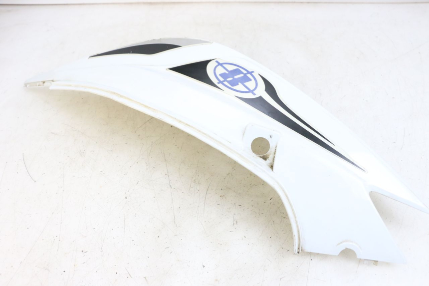photo de CARENA POSTERIORE DESTRA EUROCKA R8 4T 50 (2013 - 2022) - Stato della superficie e materiale