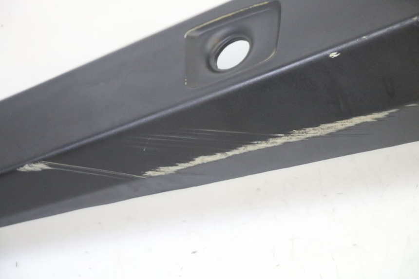 photo de CARENA POSTERIORE DESTRA GILERA RUNNER SP 50 (2006 - 2008) - Altra angolazione