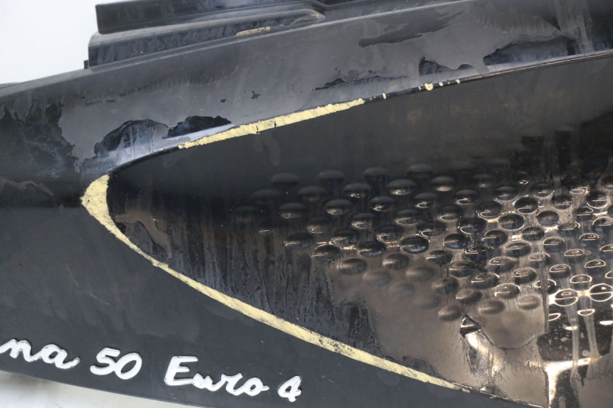 photo de PARAFANGO POSTERIORE DESTRO JM MOTORS SANTANA 50 (2014 - 2023) - Stato della superficie e materiale