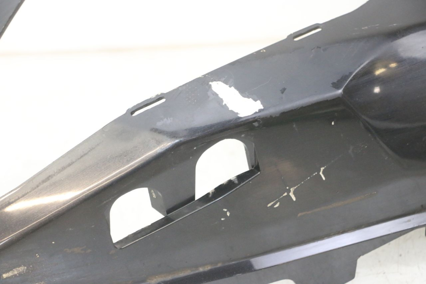 photo de CARENA POSTERIORE DESTRA PEUGEOT SATELIS COMPRESSOR K15 125 (2006 - 2009) - Caratteristiche distintive