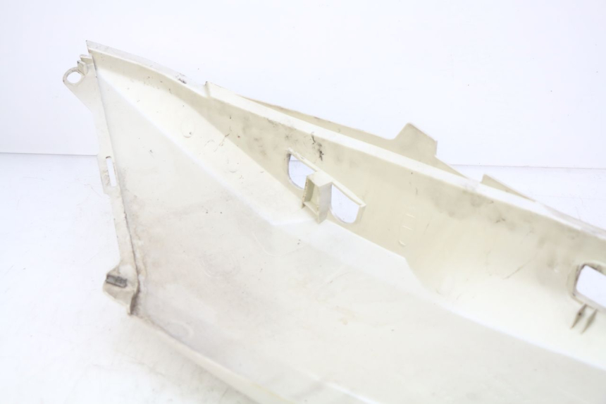 photo de PARAFANGO POSTERIORE DESTRO PEUGEOT SATELIS 125 (2010 - 2012) - Altra angolazione