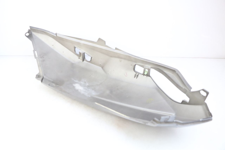 photo de PARAFANGO POSTERIORE DESTRO PEUGEOT SATELIS 125 (2010 - 2012) - Altra angolazione