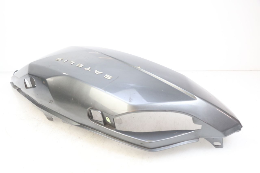 photo de PARAFANGO POSTERIORE DESTRO PEUGEOT SATELIS 125 (2010 - 2012) - Dettagli dei punti di fissaggio