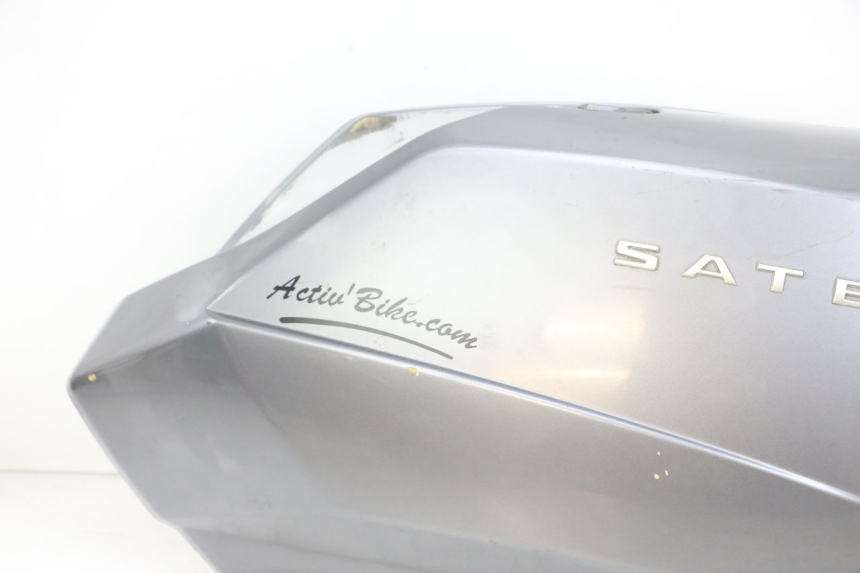photo de PARAFANGO POSTERIORE DESTRO PEUGEOT SATELIS 125 (2006 - 2009) - Caratteristiche distintive